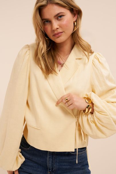 Gelber Blazer mit Schleifendetail