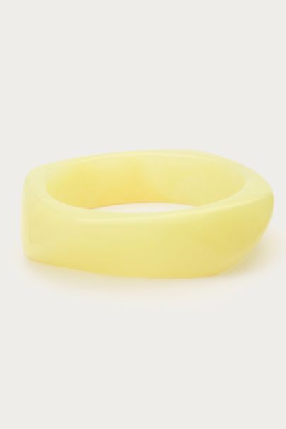 Bracelet jonc en résine jaune