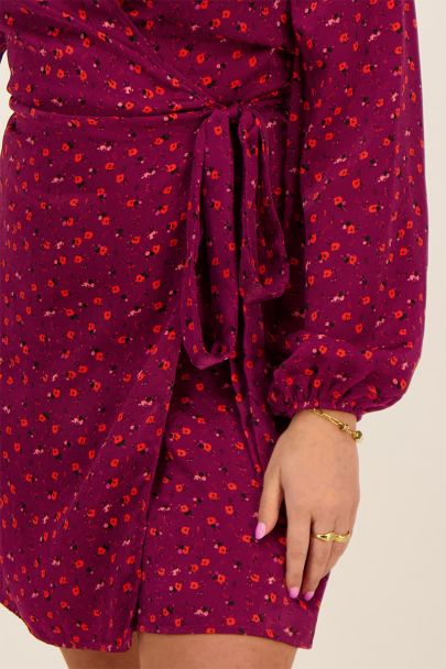 Robe fleurie violette effet satin