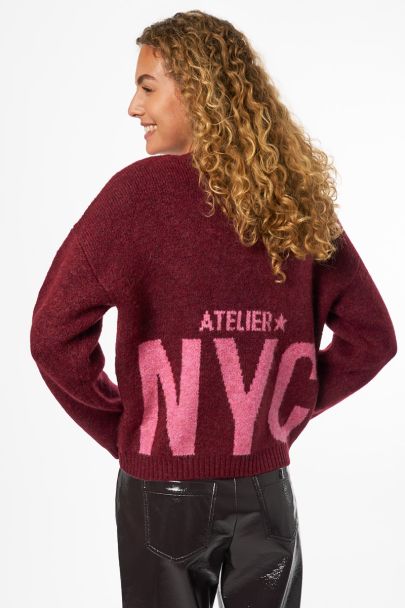 Burgundy trui met backprint "Atelier NYC"