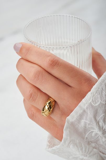 Ring with crosses