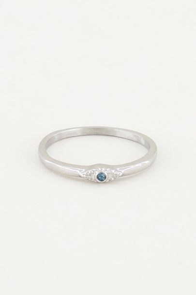 Ring met blauw steentje