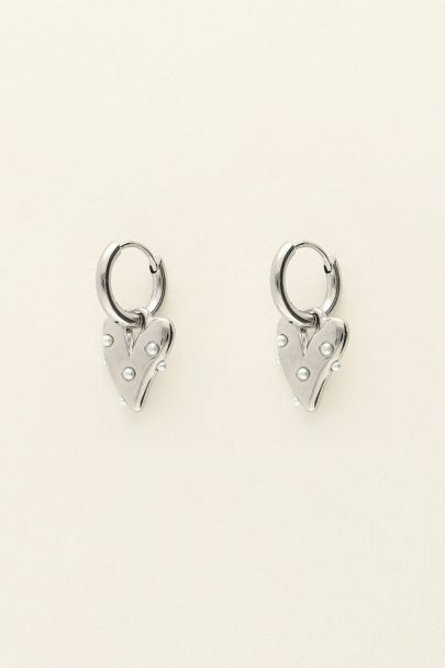 Kleine Ohrringe mit Herz & Kunstperlen