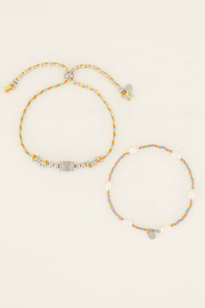 Souvenir mehrfarbiges Armband-Set mit Perlen und Anhänger