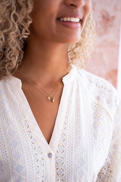 Souvenir ketting met ananas bedel