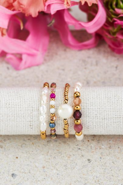 Stretch ring set with mixed pearls & beads