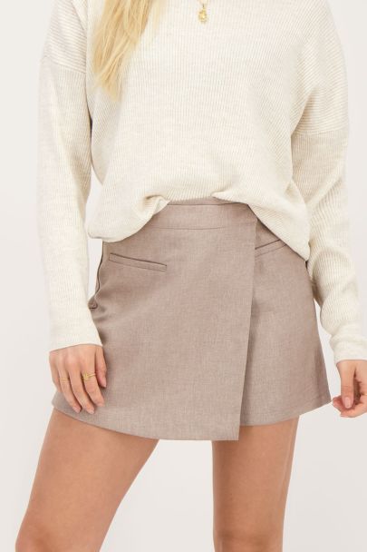 Taupe skort met overslag