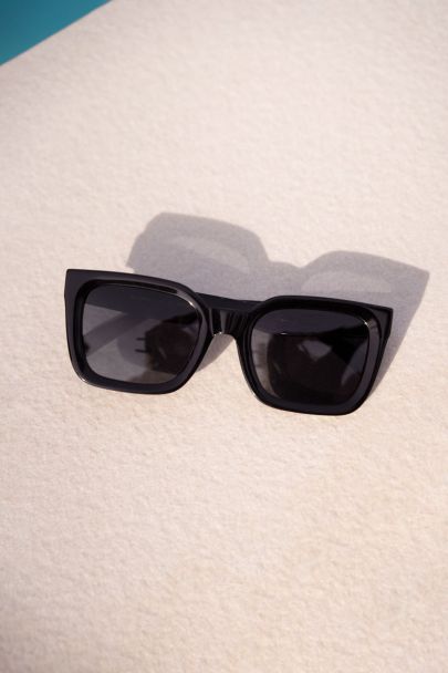 Lunettes de soleil carrées noires 