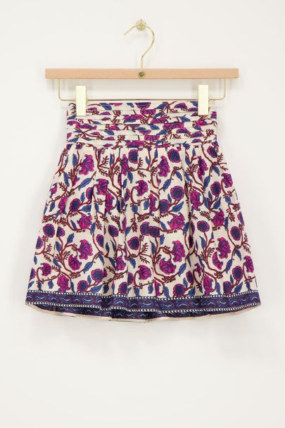 Witte korte rok met bloemenprint