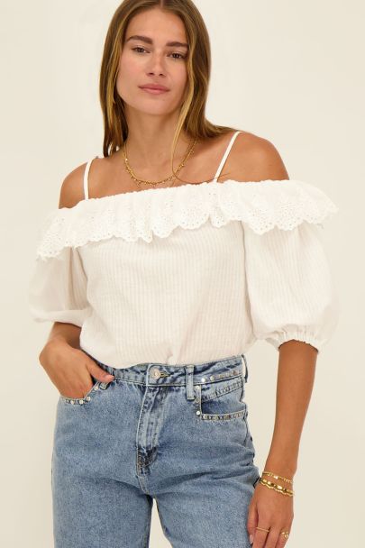 Witte off-shoulder top met embroidery