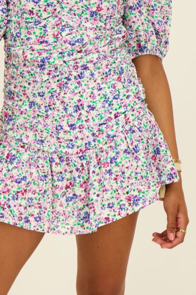 Witte skort met blauwe bloemenprint