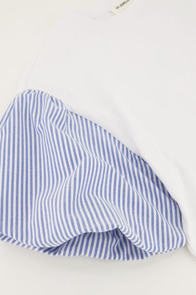 T-shirt blanc à manches bouffantes avec rayures