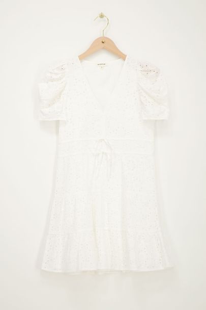 Robe large blanche avec broderie