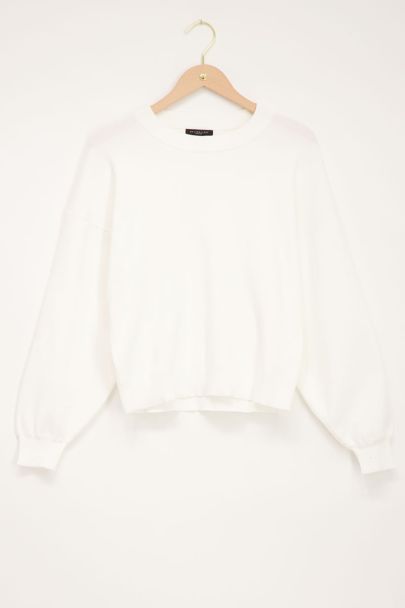 Witte sweater met wijde mouwen