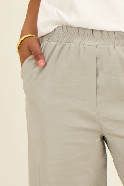 grey wide-leg trousers with pockets and elastic