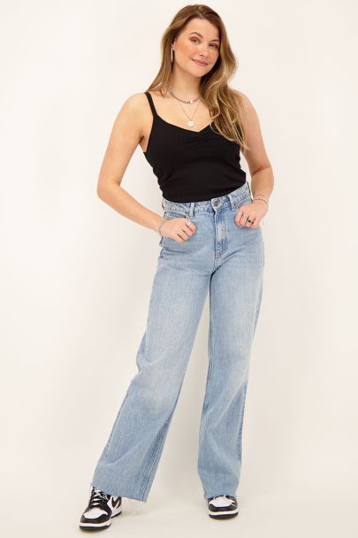 Zwarte top met fijne rib & V-hals