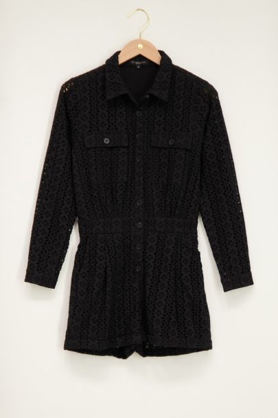 Schwarzer gehäkelter Playsuit