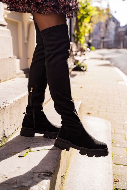Schwarze Overknee-Stiefel aus Wildleder 