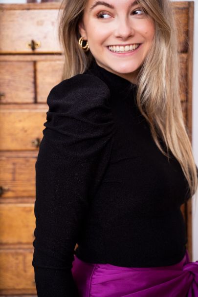 Black puff sleeve top