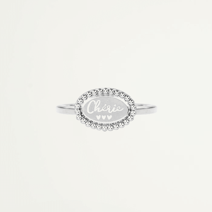 Minimalistisch ringetje rond bedeltje, Vintage sieraden