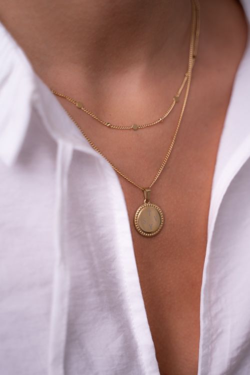 Atelier lange Kette mit rundem Anhänger