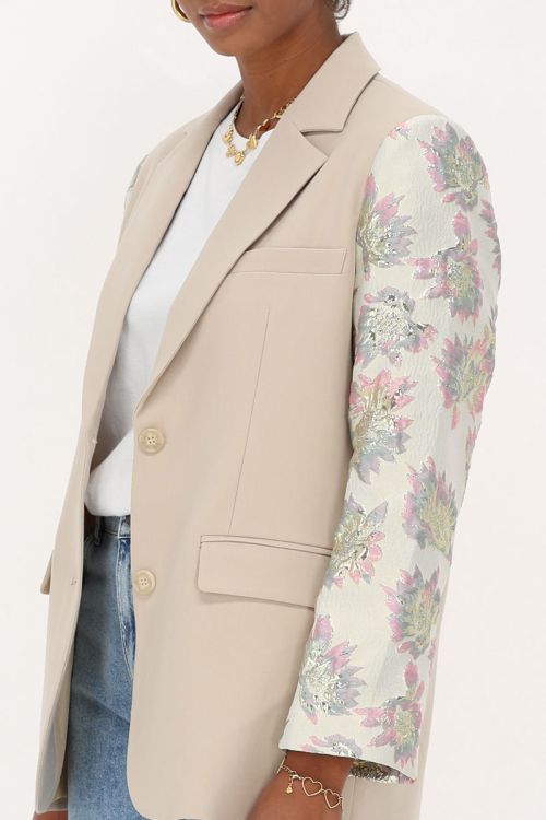 Beige blazer with jacquard sleeves | My Jewellery