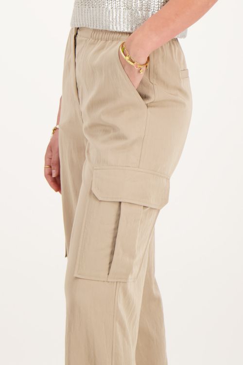 Beige cargo pants with elasticated waistband | My Jewellery