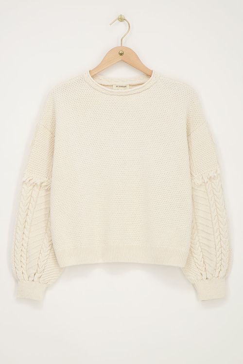 Beige sweater with jacquard sleeves | My Jewellery