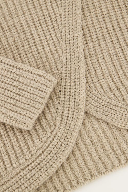 Beige knit sweater with overlap | My Jewellery