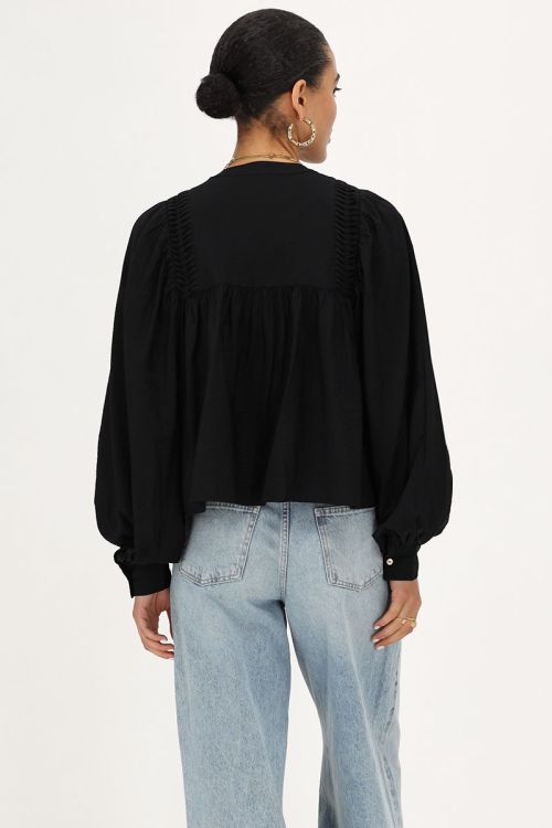 Black blouse with pintuck & balloon sleeves | My Jewellery
