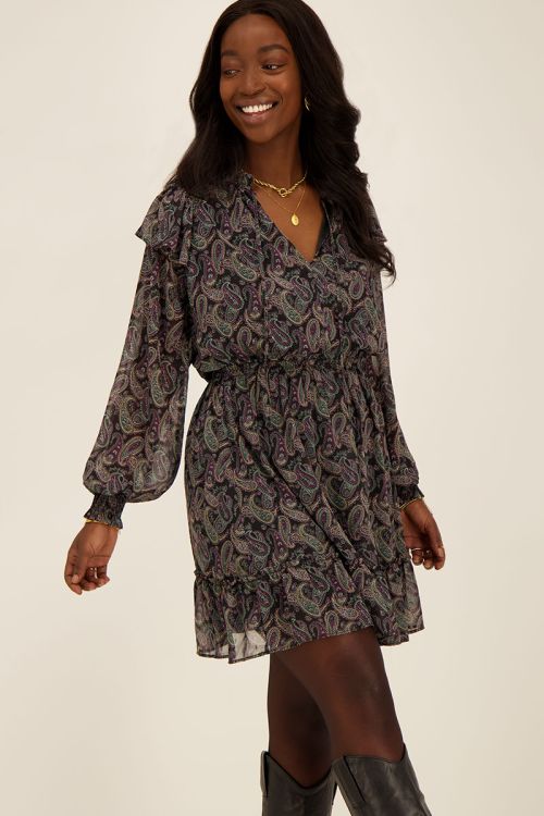 Zwarte jurk met ruffles & paisley print | My Jewellery