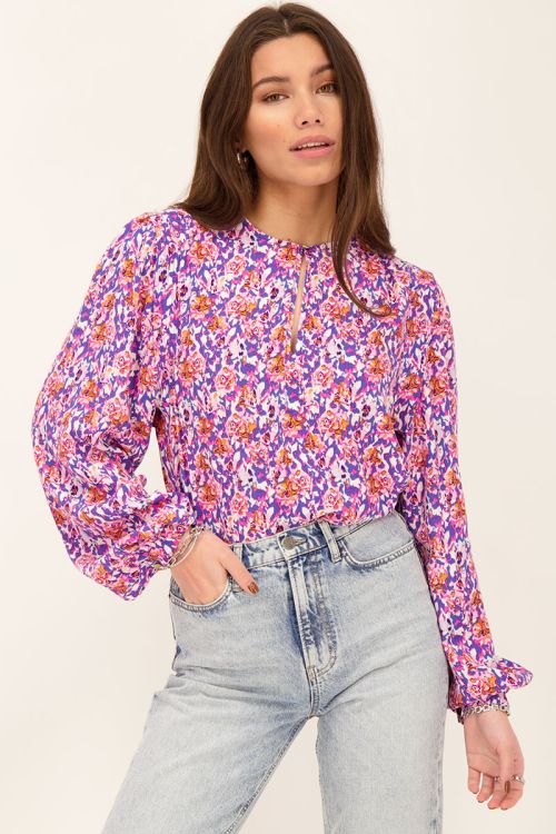 Blauwe blouse met gekleurde bloemenprint | My Jewellery