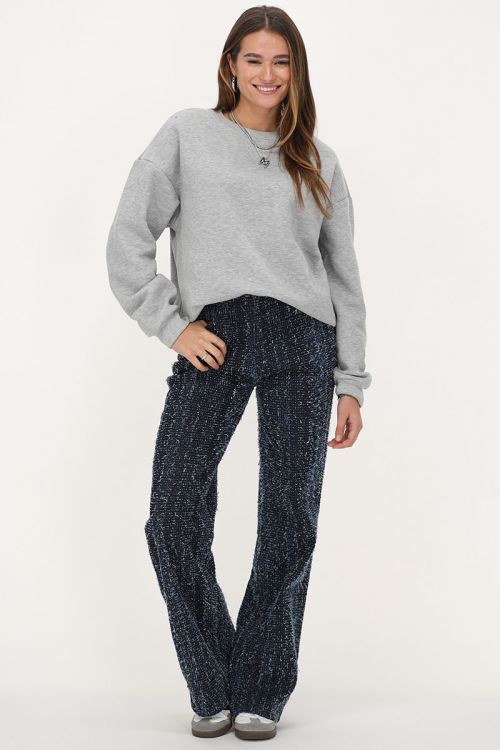 dark-blue-wide-leg-jeans-with-jacquard