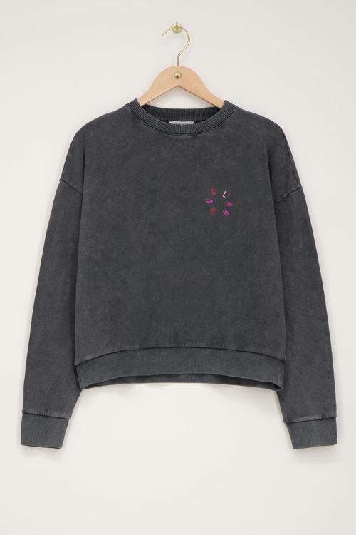 Dunkelgrauer Pullover mit pinkem "L'amour"