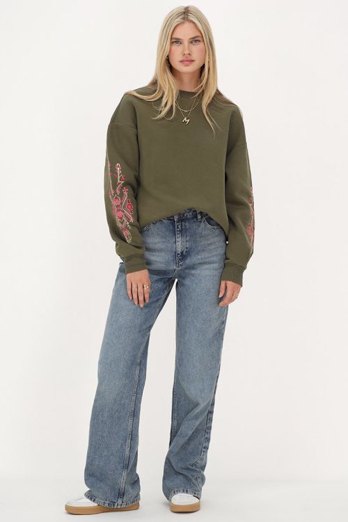 Dark green sweater with pink embroidery | My Jewellery