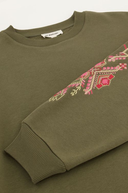 Dark green sweater with pink embroidery | My Jewellery