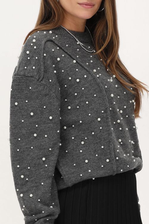Dark grey sweater with pearls | My Jewellery