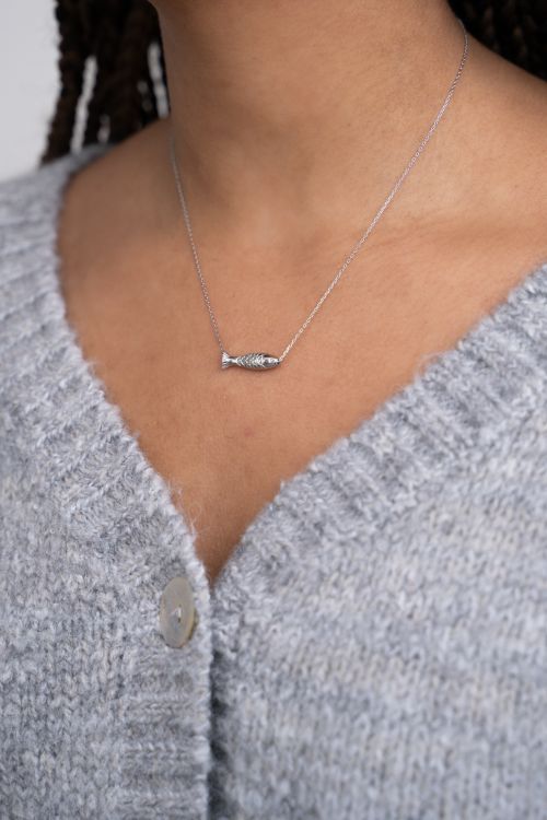Delicate necklace with fish charm | My Jewellery
