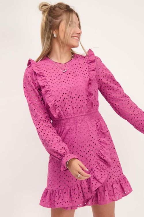 Fuchsia jurk met embroidery & ruffles