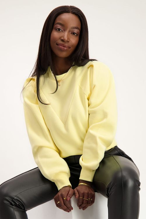 Gele sweater met V shape