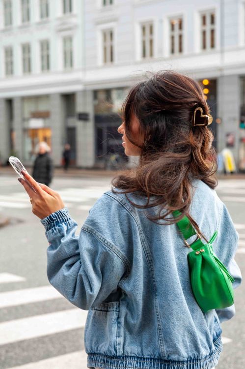 Pince à cheveux en forme de cœur couleur dorée