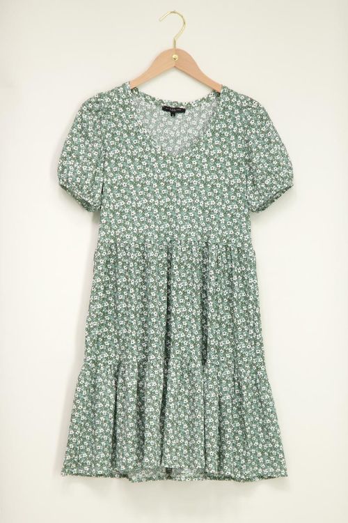 Groene jurk met pofmouw en V-hals