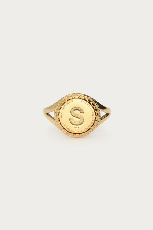 Initial ring vintage