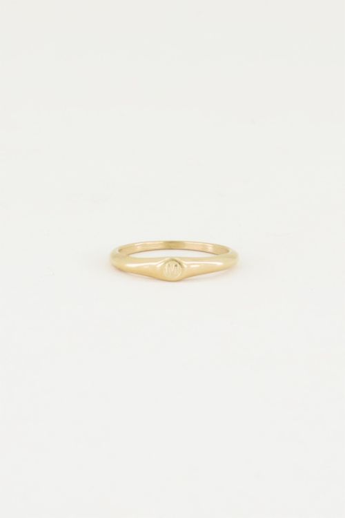 Gold-coloured initial ring | Initial signet ring | My Jewellery