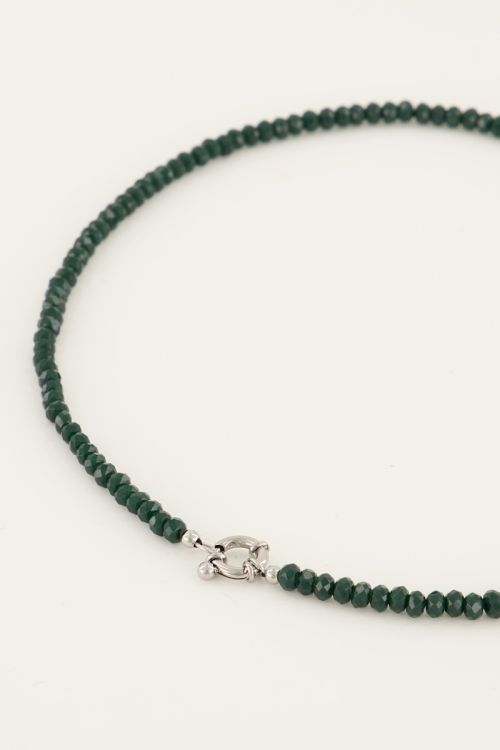 Kralen ketting met zilverkleurig slotje