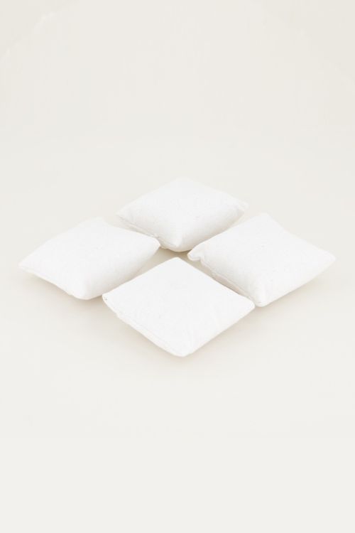 beige-sieraden-kussens