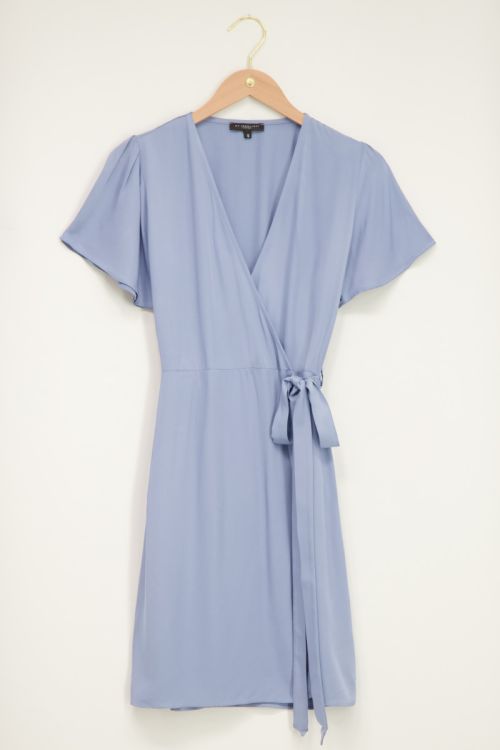 Blauwe korte wikkeljurk in viscose