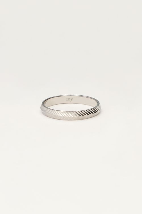 Minimalist ring with herringbone  | My Jewellery