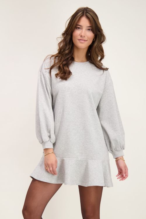 grijze sweater jurk met ruffle | My Jewellery