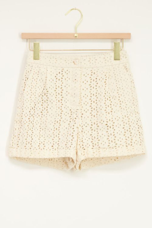 Shortje met embroidery beige